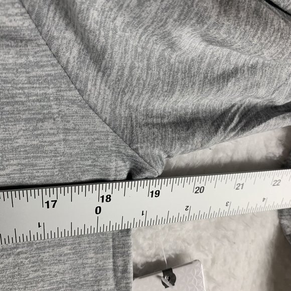 Gaiam T-Shirt Mens Small Sleet Heather Polyester Stretch Everyday Basic NWT 6862 - Picture 8 of 9